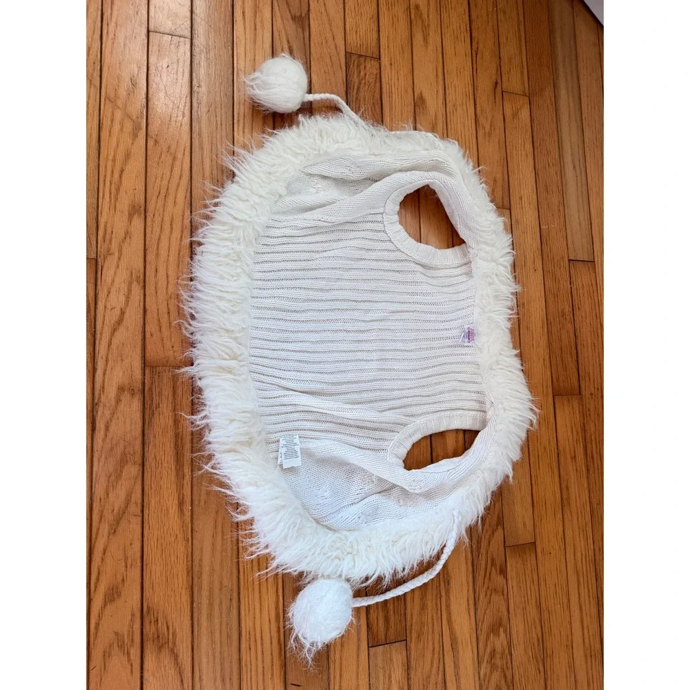 Y2K 2000s The Childrens Place Girls Cream Knit Faux Fur Trim Vest Pom Pom
